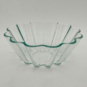 Vintage Pyrex Clear Glass Fluted Scalloped Edge Dessert Fruit Bowl Serving Dish